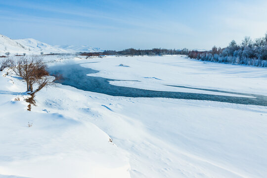 冰雪冬天河流