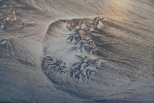 天山雪景