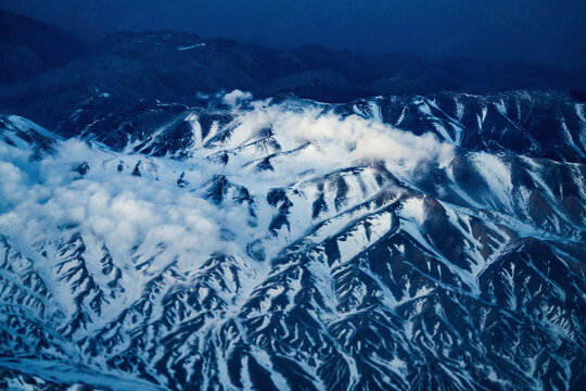 天山云雾夜景