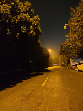 夜晚道路