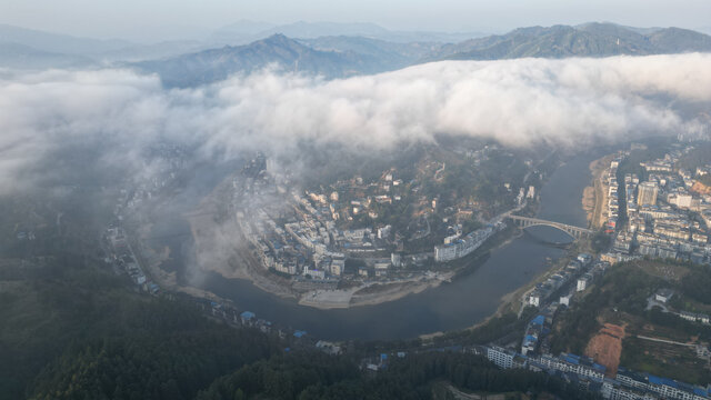 城市平流雾景观