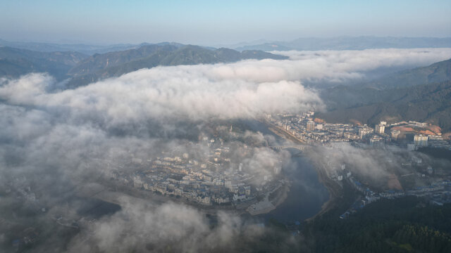 城市平流雾景观