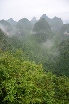 山峰群山