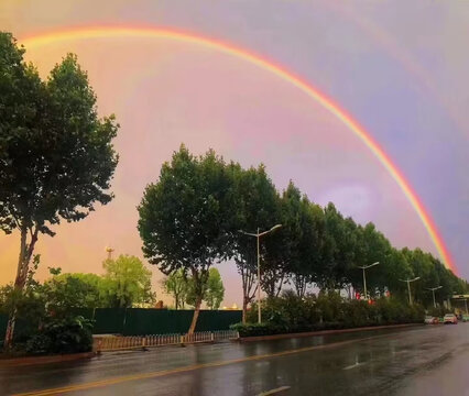 雨后彩虹