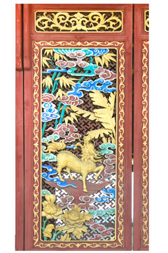 金漆雕花隔扇屏風(fēng)麒麟木雕