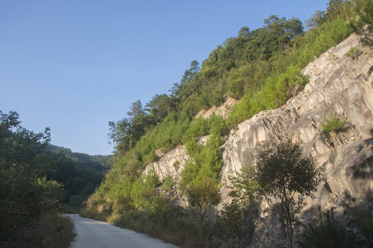 山丘小路