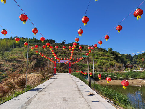 凤都新建村