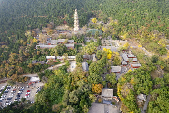 灵岩寺秋色如画