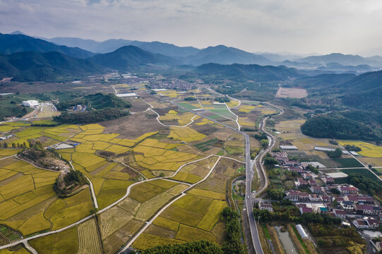 航拍浙江上虞张村秋日田园风光