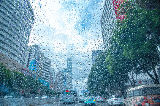 雨天的华强北