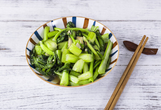 传统美食清炒小油菜