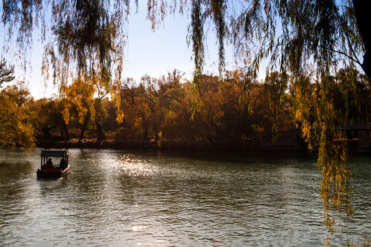 北京昆明湖秋景