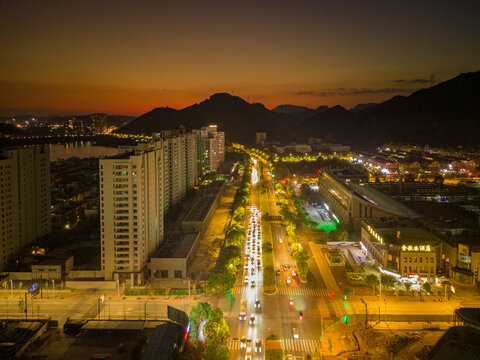 千岛湖客运中心城市主干道夜景