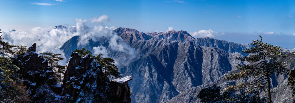 羊狮幕航拍雪景全景图