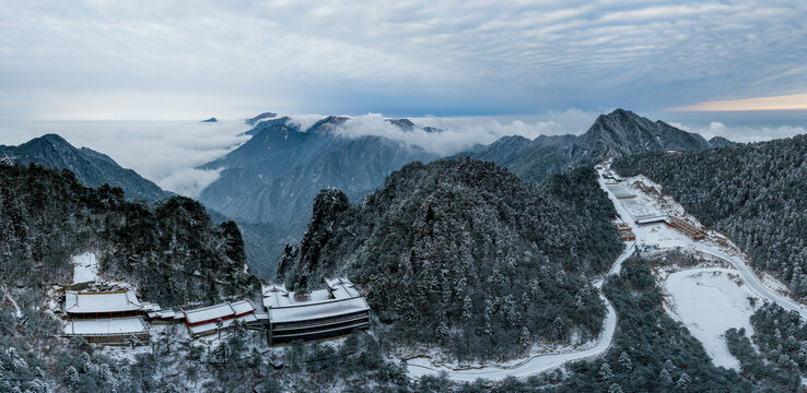 羊狮幕雪景航拍全景图