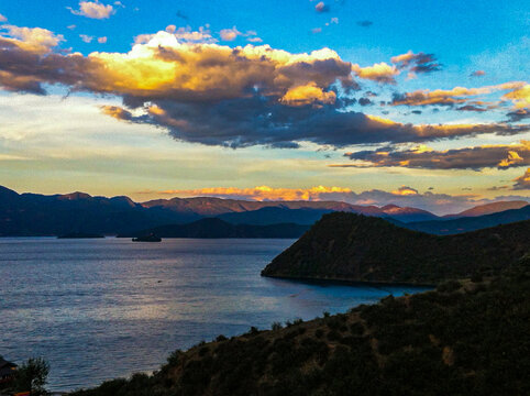 泸沽湖夕阳