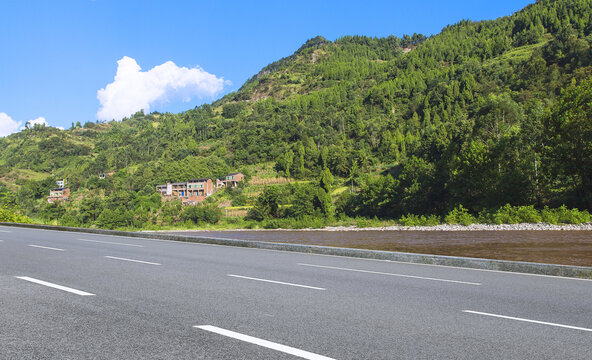 户外干净的沥青道路