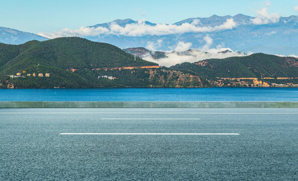 户外干净的沥青道路