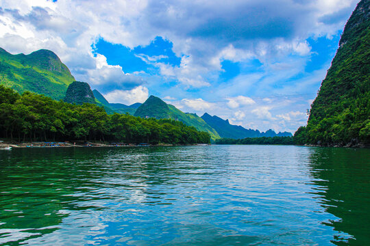 广西阳朔遇龙河桂林山水