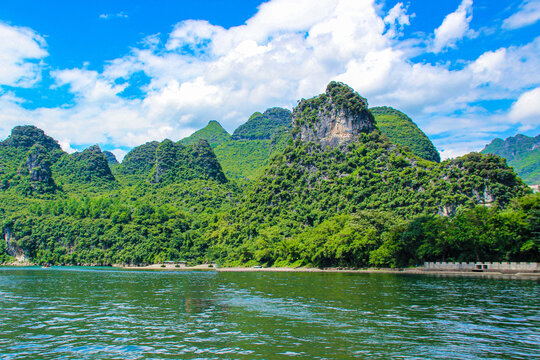 广西阳朔遇龙河桂林山水