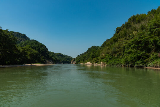 崀山漂流景区河面风景