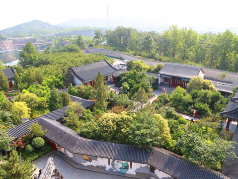 鸟瞰寺庙建筑群