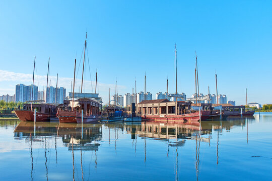 夏日城市休闲广场