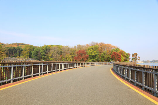 东湖湖山道