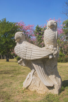 鹦鹉石雕
