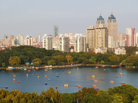 上海普陀区长风公园全景