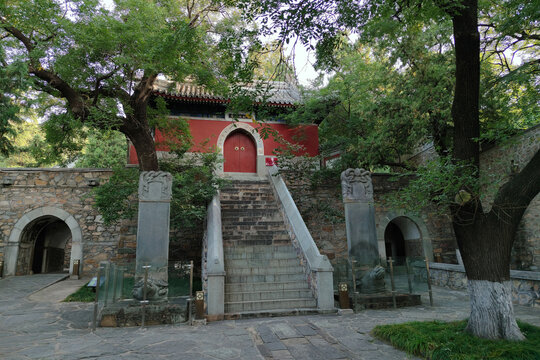 北京八大处公园证果寺山门