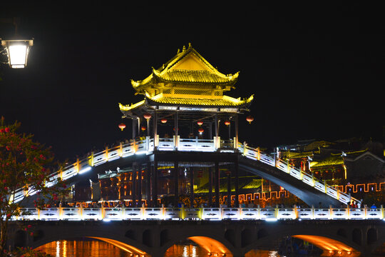 凤凰古城风雨桥夜景