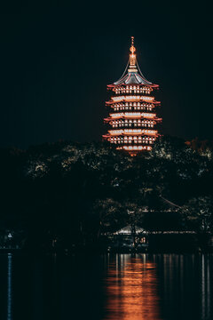 杭州雷峰塔夜景