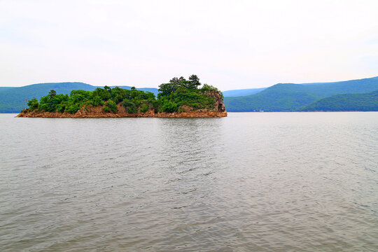 镜泊湖岛屿