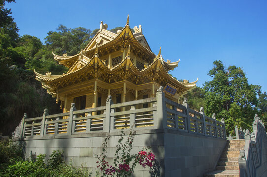 漳州七首岩寺铜殿
