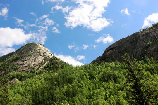 可可托海神钟山