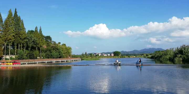 浙江金华守护梅溪碧水引客来