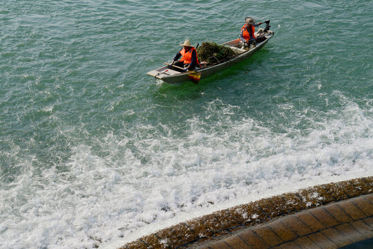 浙江金华守护梅溪碧水引客来