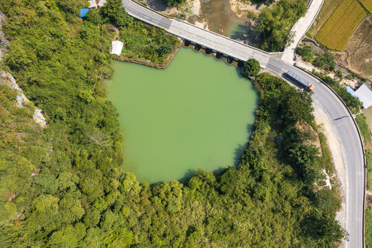 南宁隆安溢流天窗