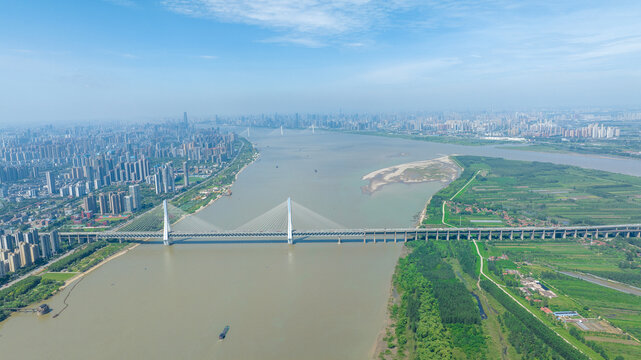 武汉天兴洲大桥大景