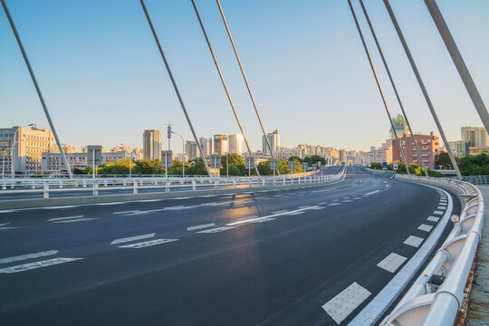 天津城市建筑和柏油马路