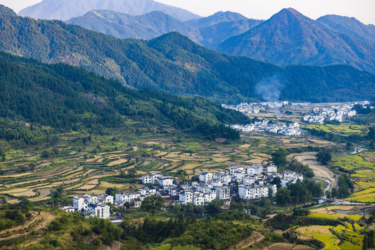 江西婺源江岭秋季梯田风光