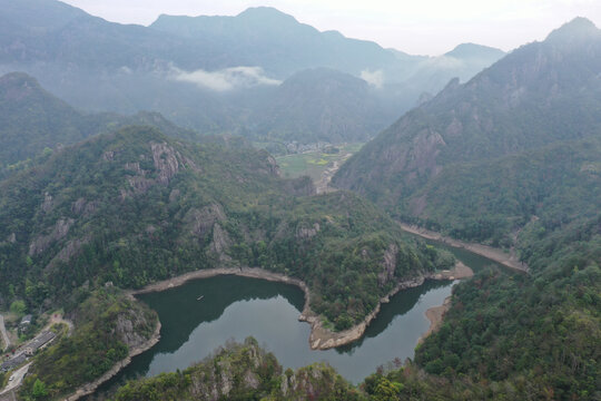 石桅岩