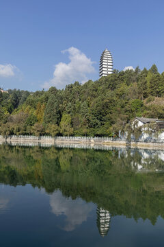 云南保山易罗池龙泉寺公园