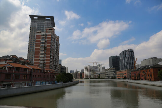 城市河边建筑风景