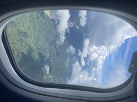 飞机口高空俯视云海