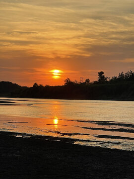 河边日落夕阳