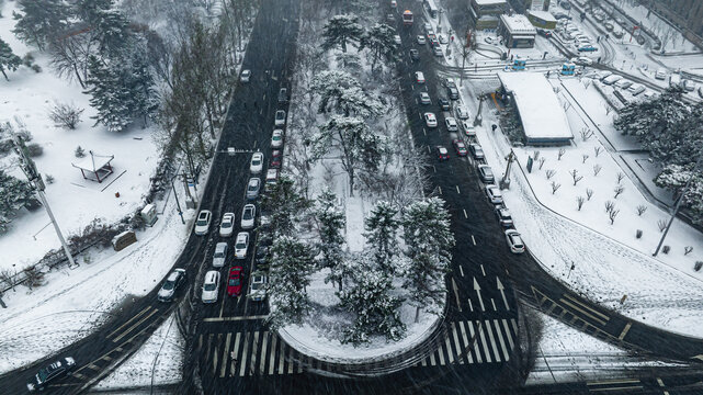 雪中的中国长春城市景观