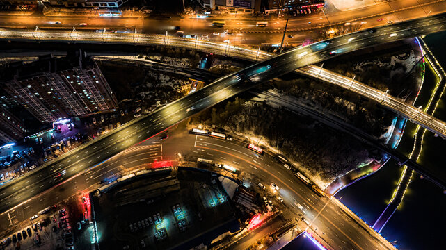 中国长春伊通河畔冬季夜景