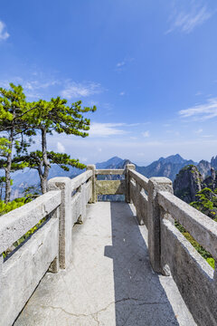 黄山自然风景区的山间通道